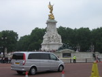 Monument in front of Buckingham Palace
